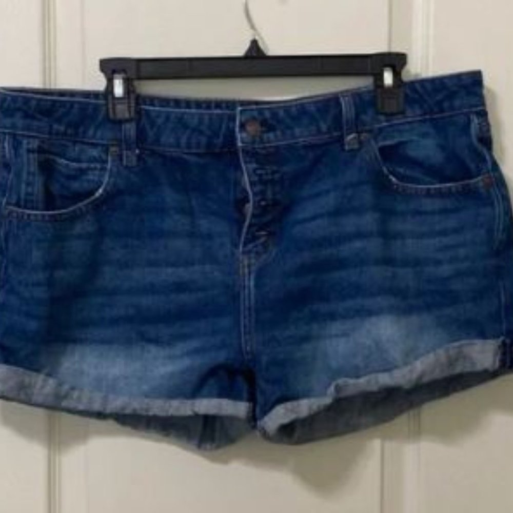 Juniors No Boundaries Size 17 Button Fly Jean Shorts